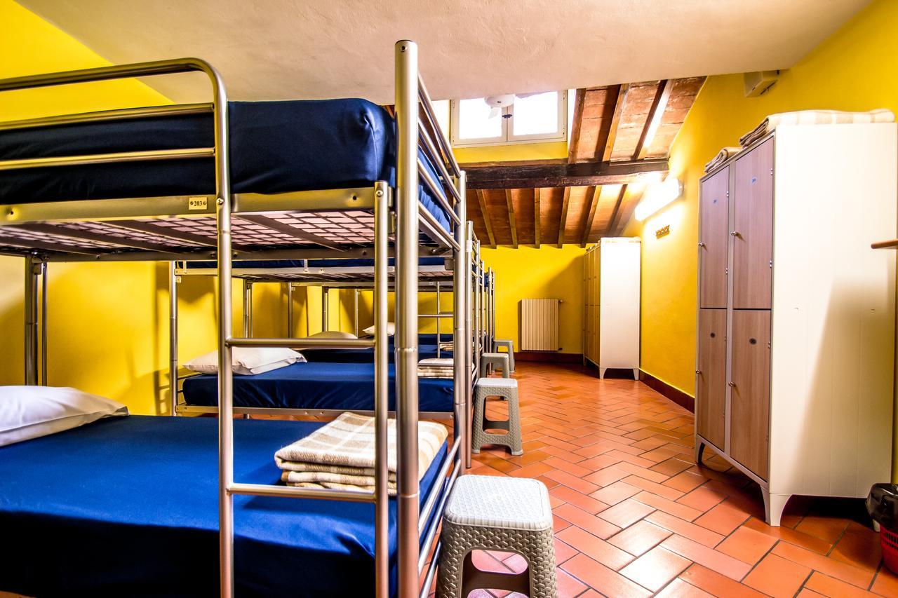 Posto Letto in Dormitorio Femminile